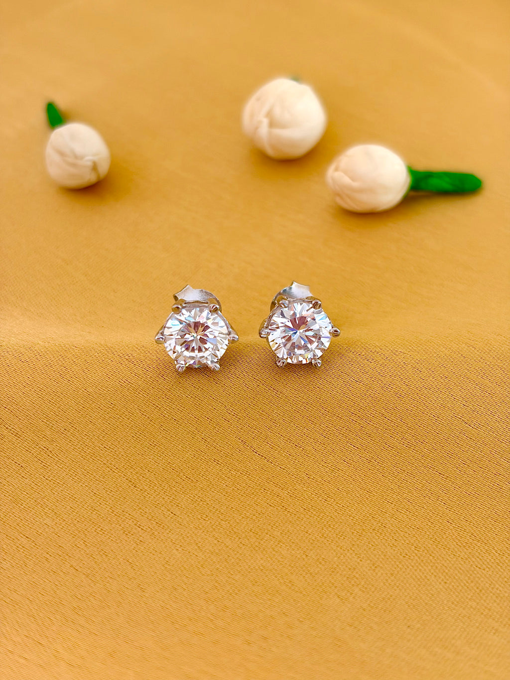 Nova Glint Stud Earrings