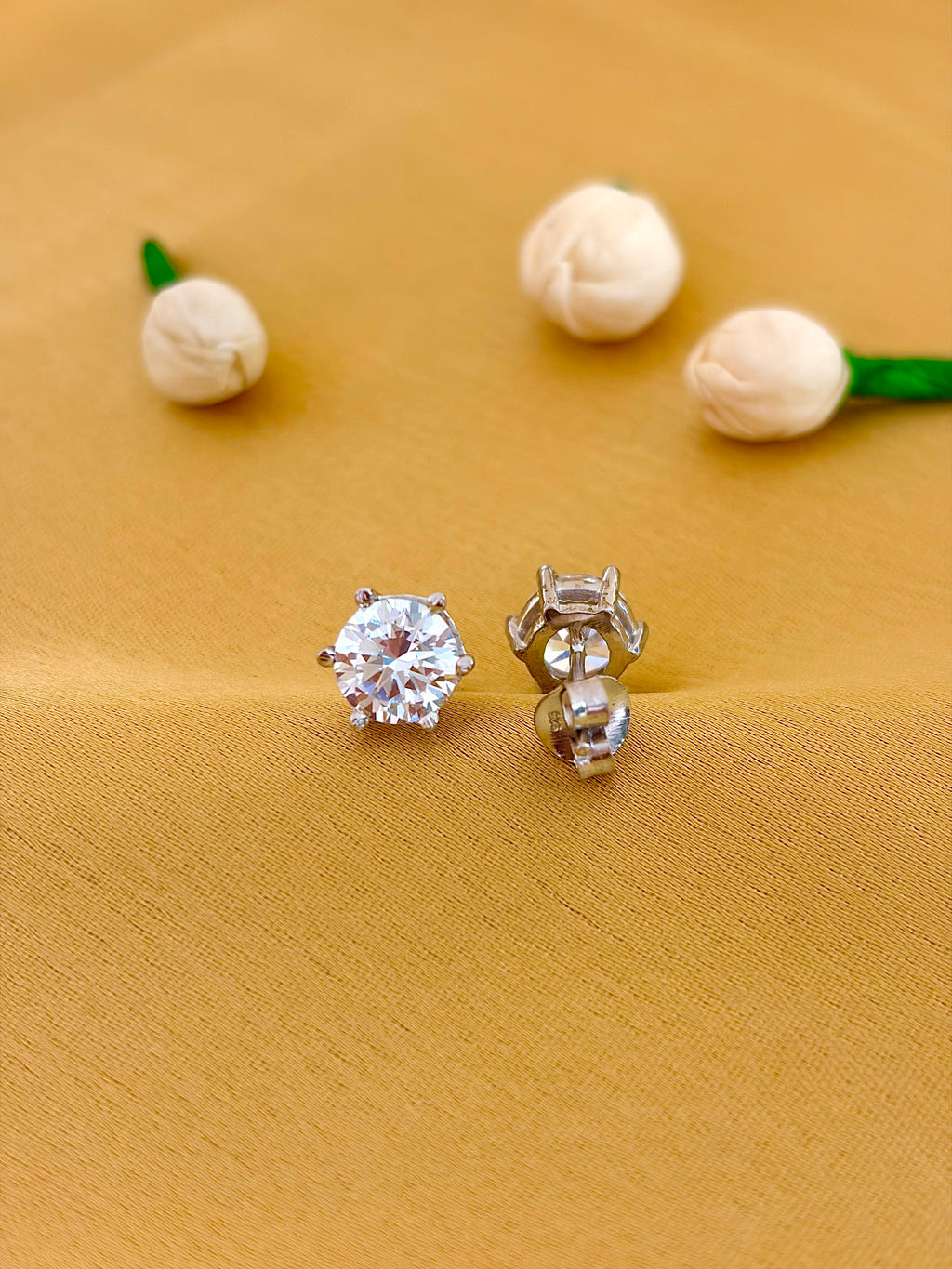 Nova Glint Stud Earrings