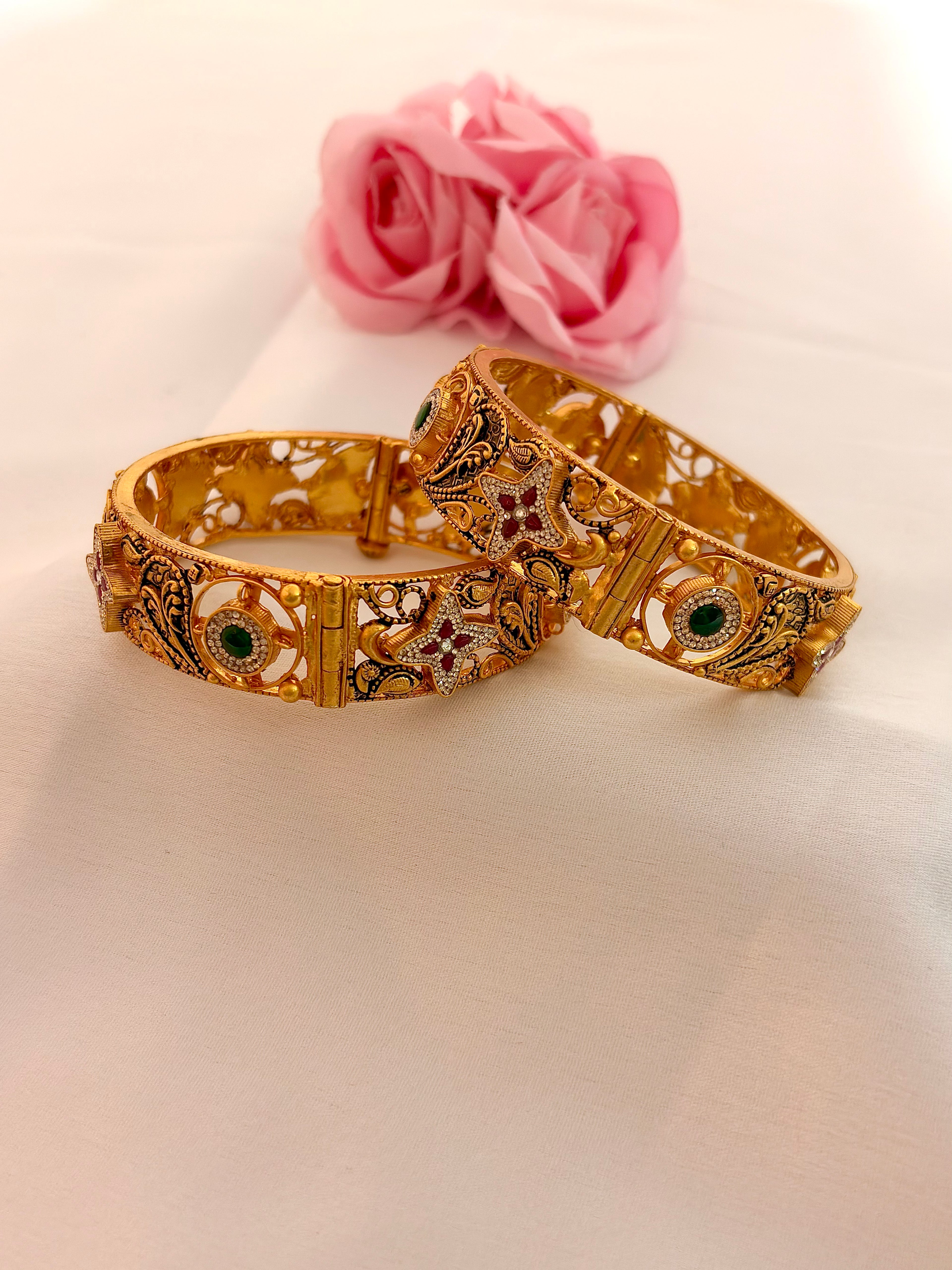 Rajwada Antique Kundan Gold Bangles