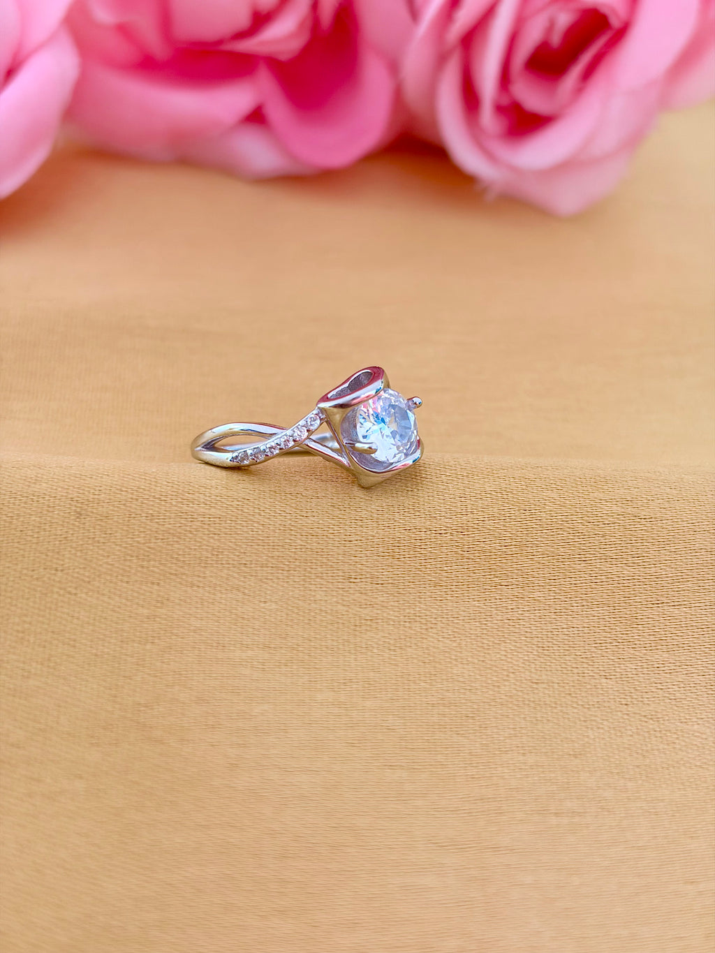 Modern Square Halo Diamond Ring with Twisted Band