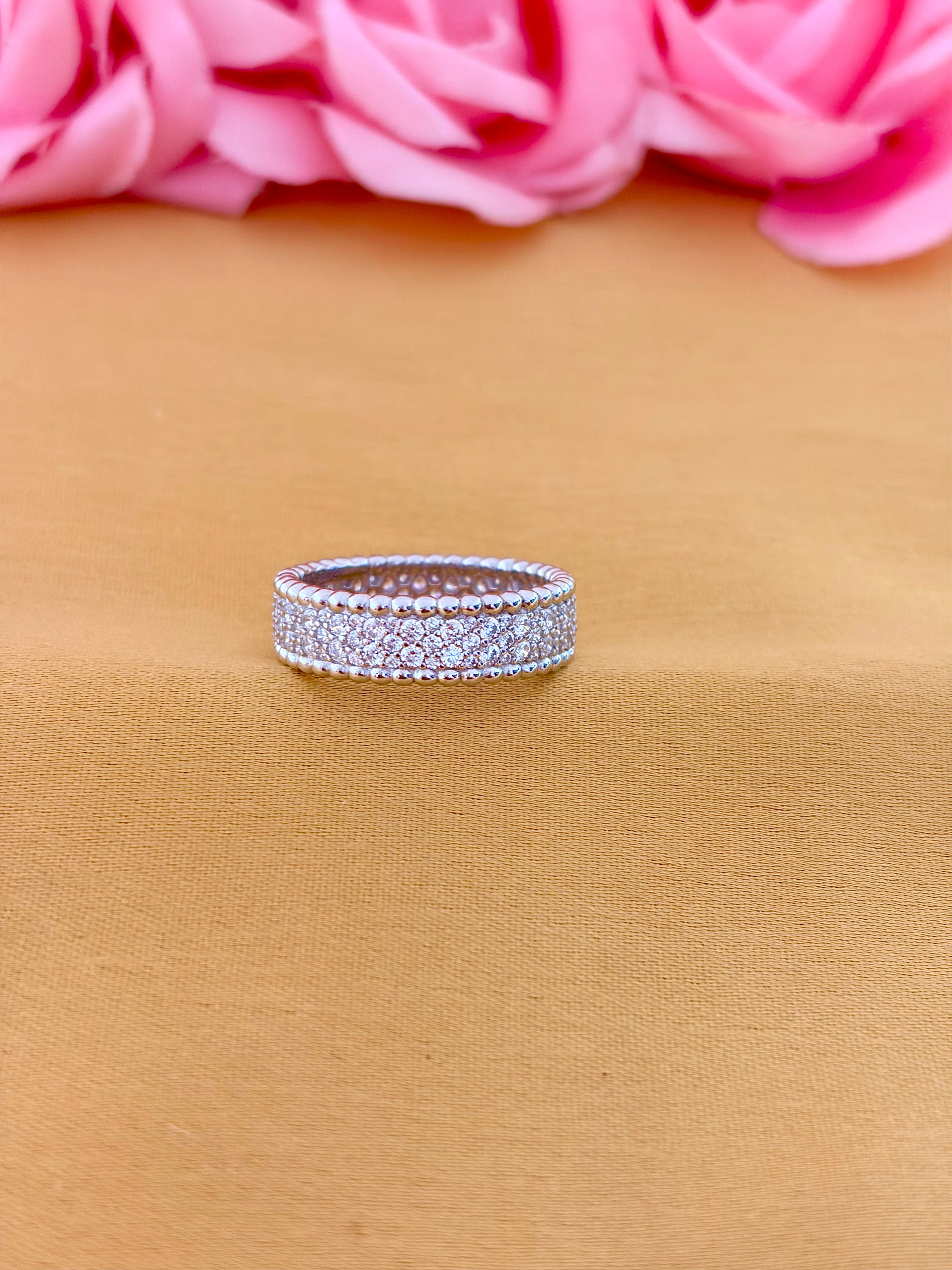 Veloria Spark Ring
