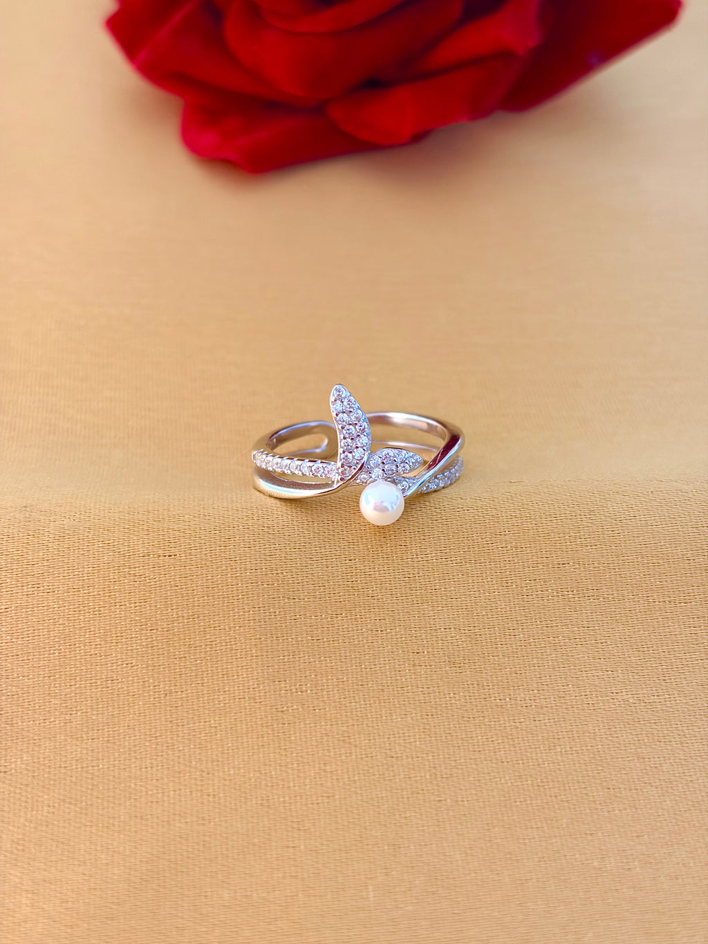 Graceful Leaf-Inspired Pearl and Crystal Open Ring