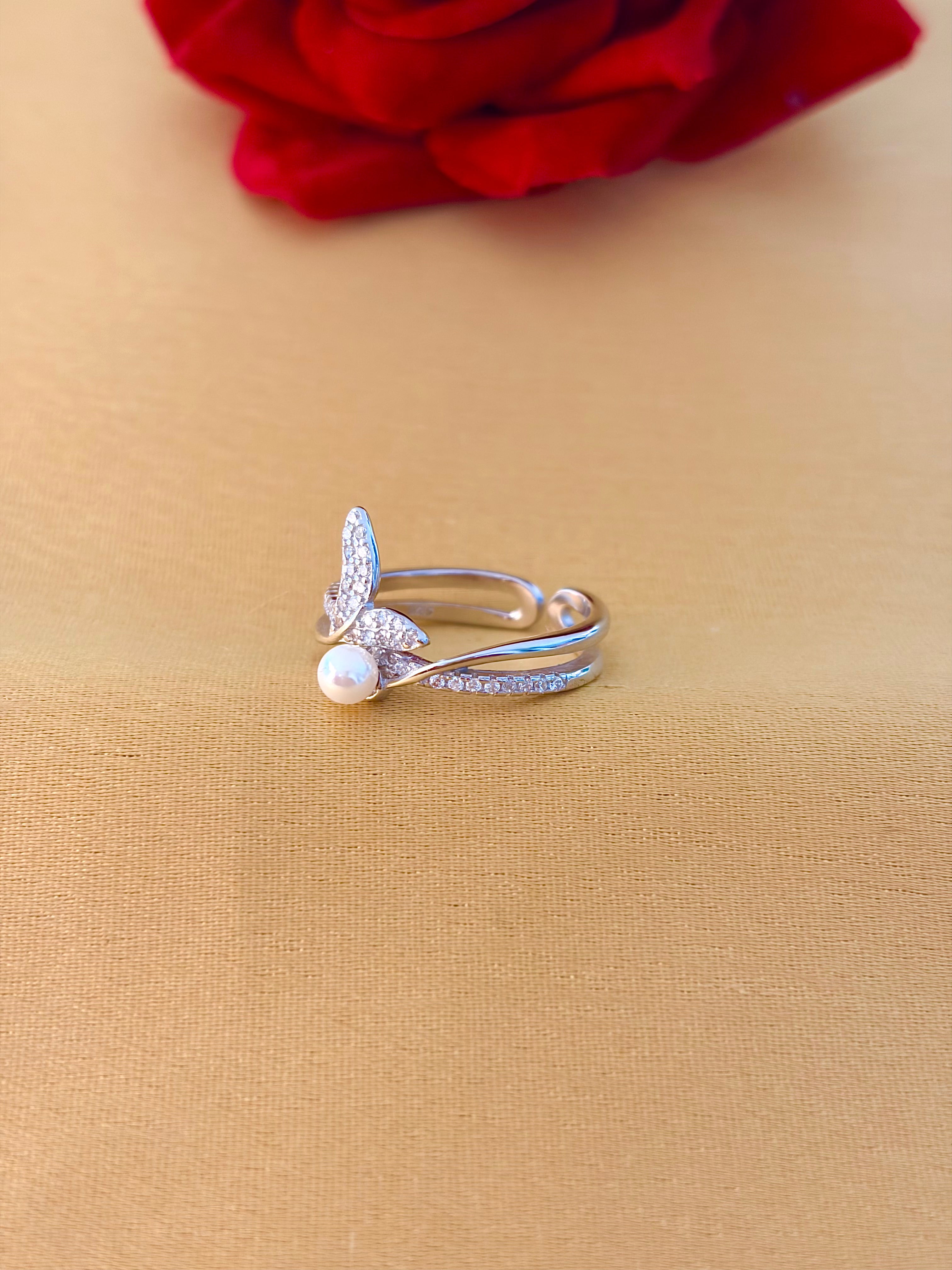 Graceful Leaf-Inspired Pearl and Crystal Open Ring