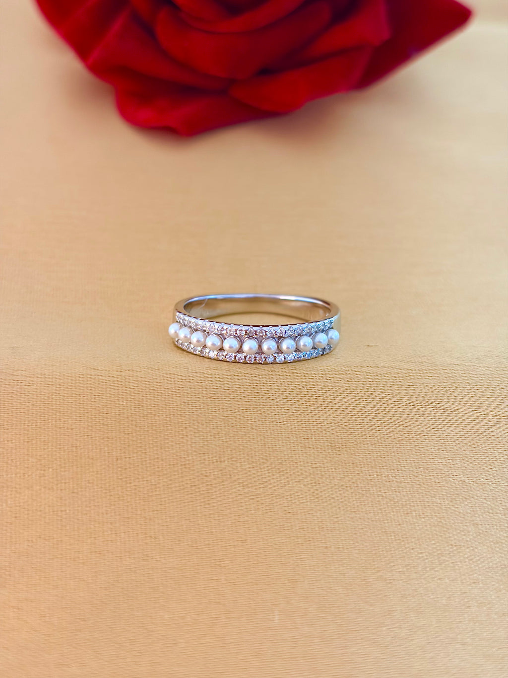 Elegant Pearl and Diamond Band Ring