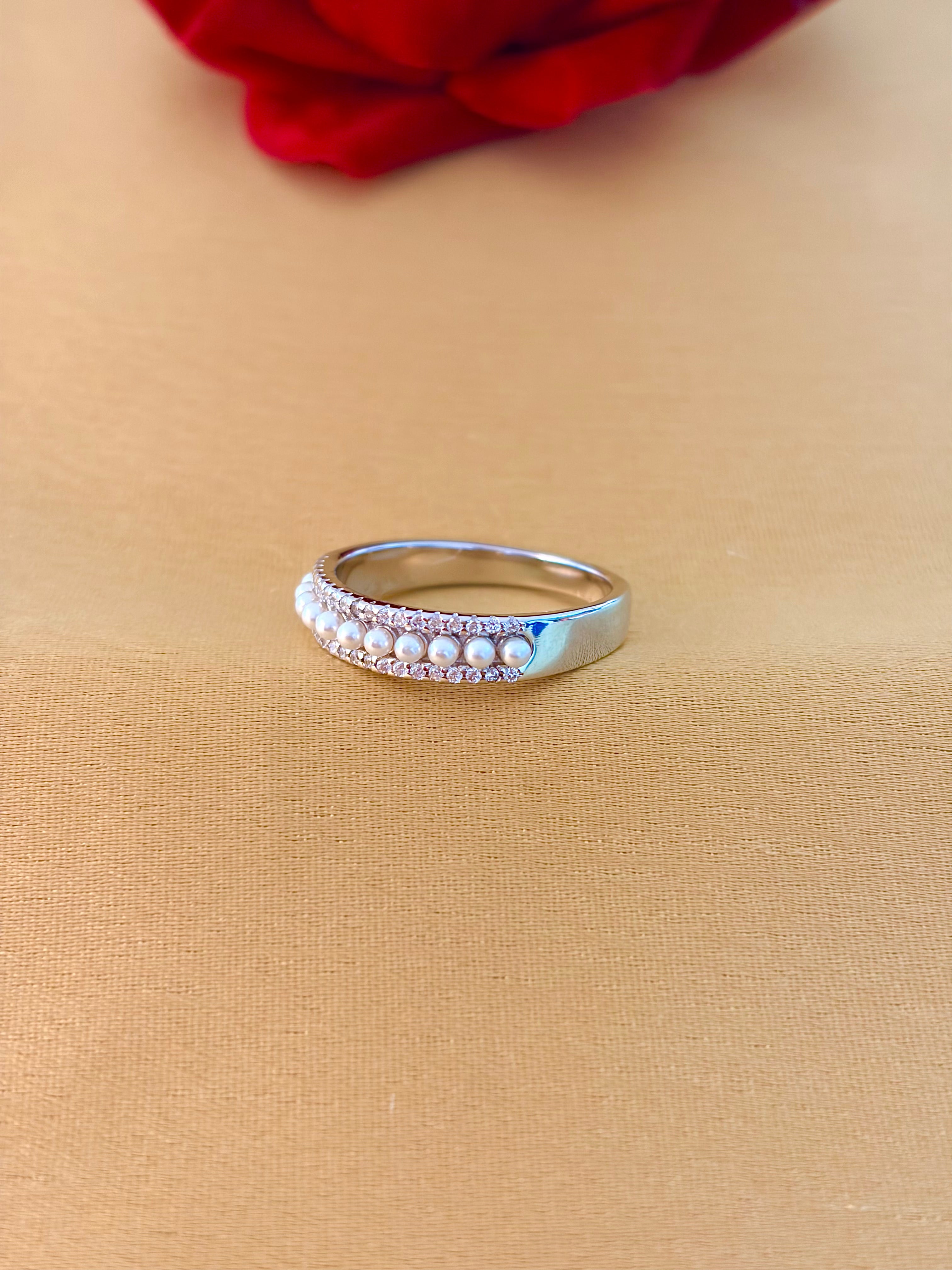 Elegant Pearl and Diamond Band Ring