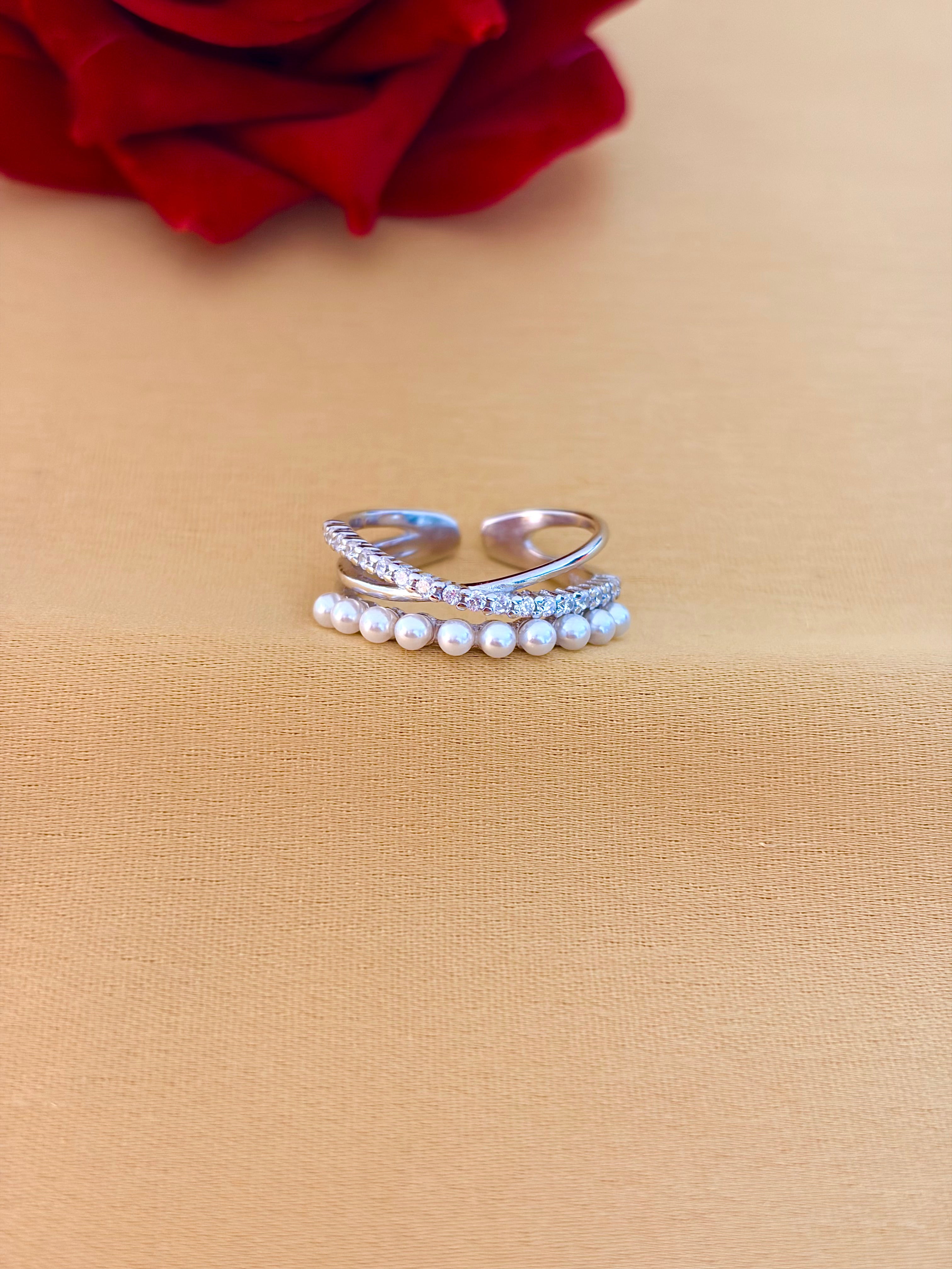 Elegant Dual-Band Pearl and Crystal Open Ring