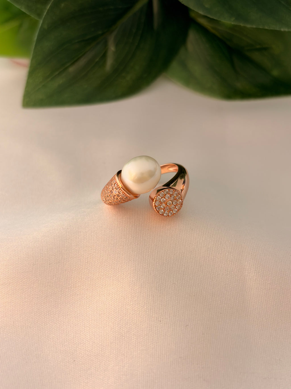 Modern Rose Gold Pearl & Pavé Disc Open Ring