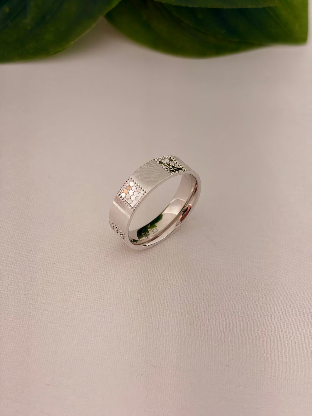 Silver Honeycomb Pattern Band Ring