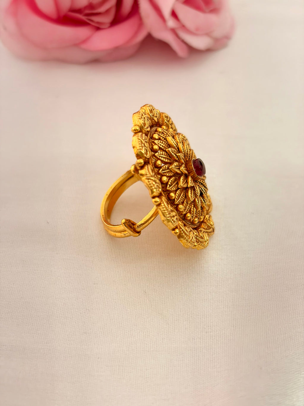92.5 Sterling Silver Gold-Plated Antique Floral Ring with Ruby Stone