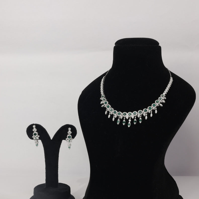 92.5 Sterling Silver Emerald Green Stone Necklace Set
