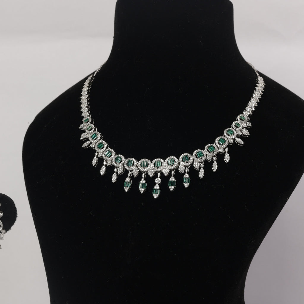 92.5 Sterling Silver Emerald Green Stone Necklace Set