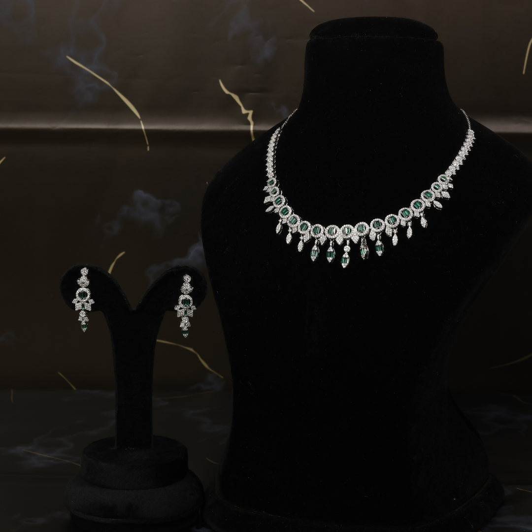 92.5 Sterling Silver Emerald Green Stone Necklace Set