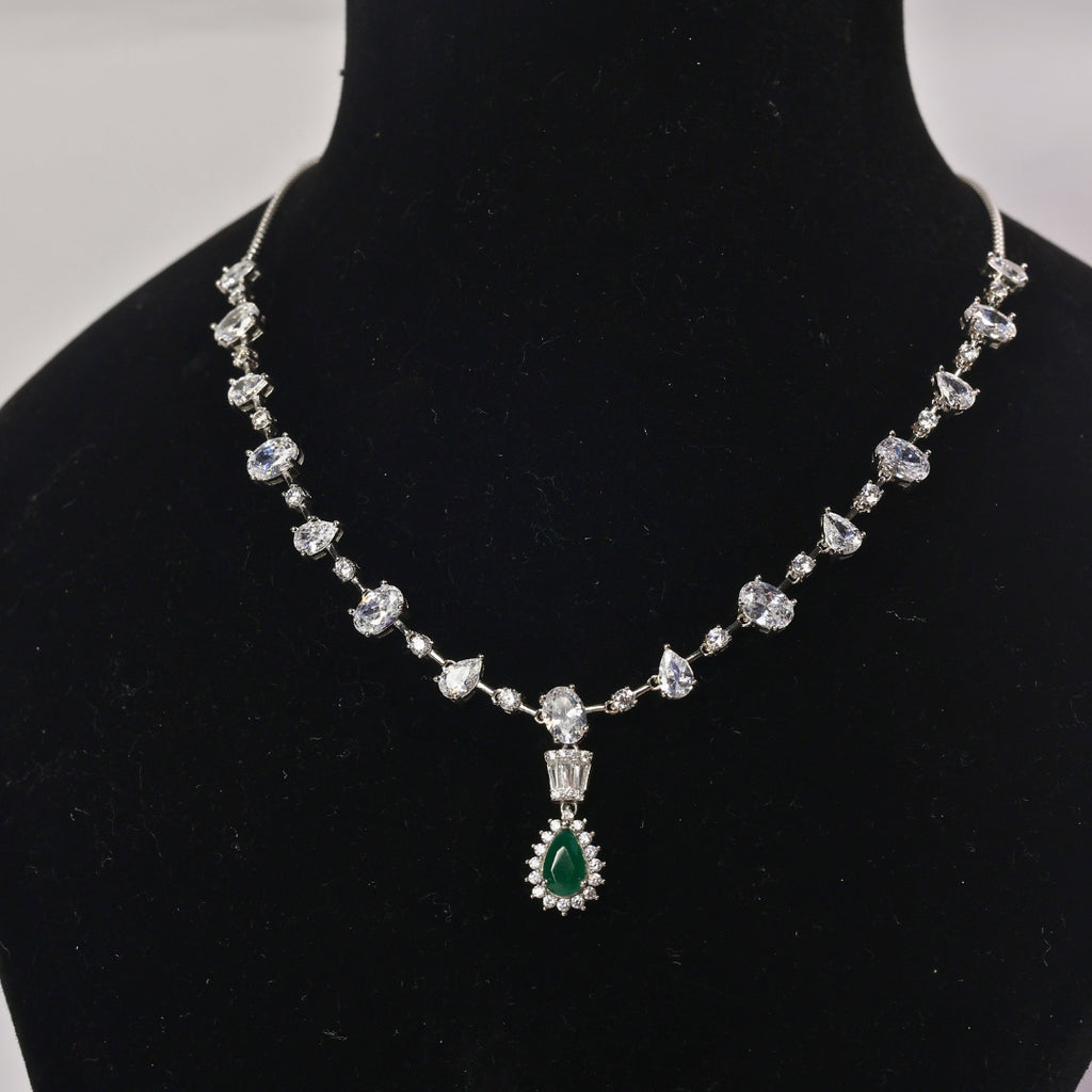 92.5 Sterling Silver Green Stone Necklace Set