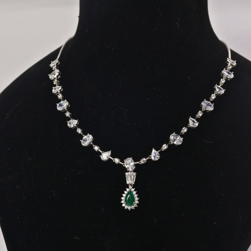 92.5 Sterling Silver Green Stone Necklace Set