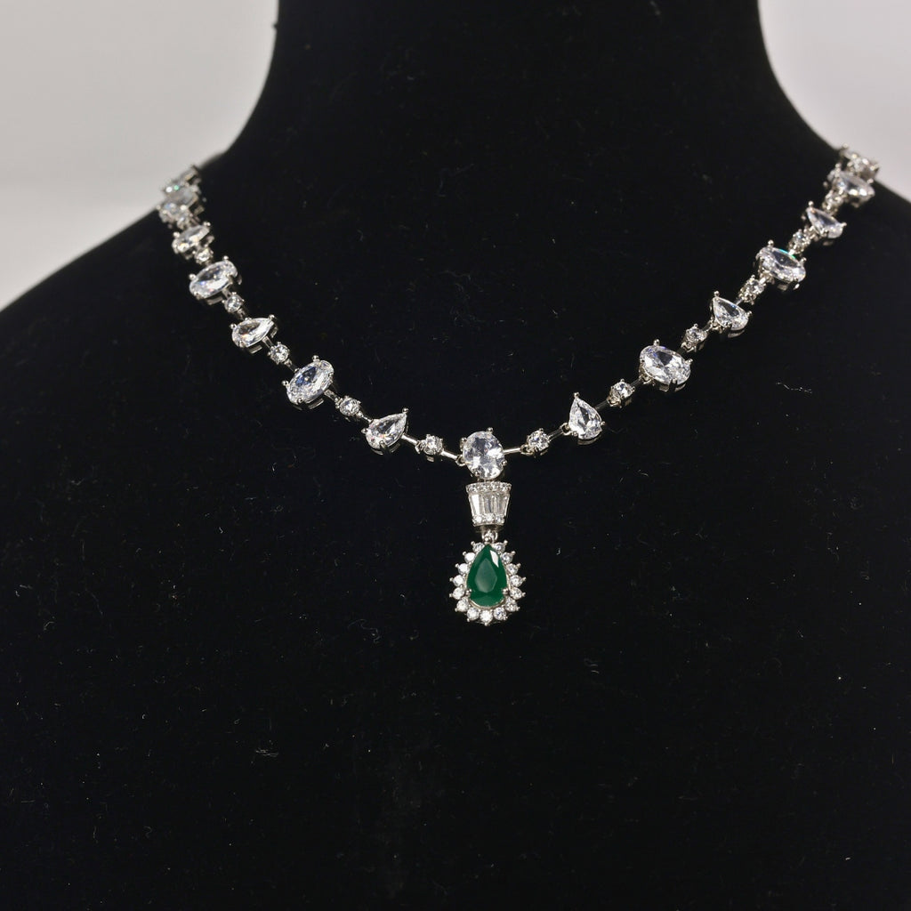92.5 Sterling Silver Green Stone Necklace Set