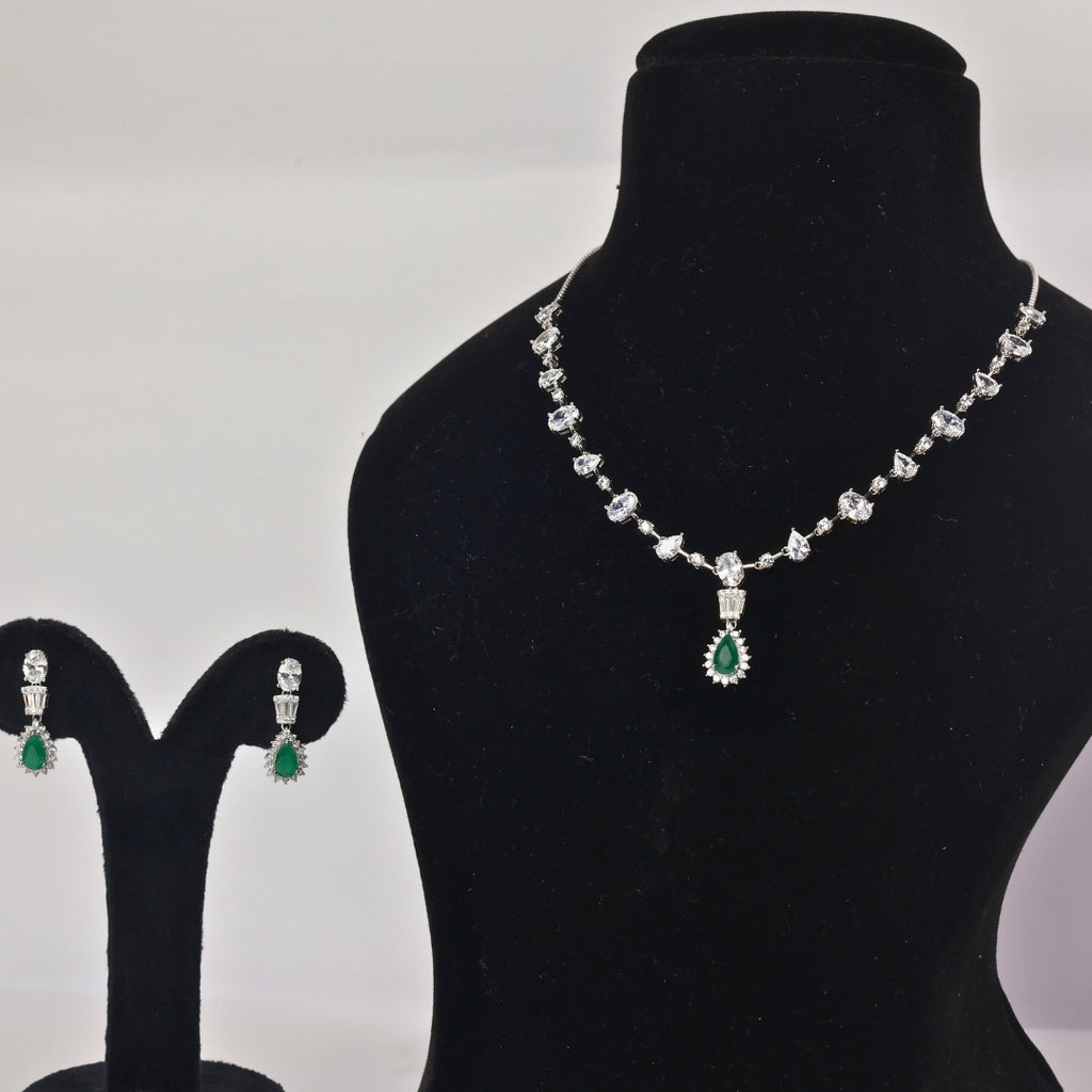 92.5 Sterling Silver Green Stone Necklace Set