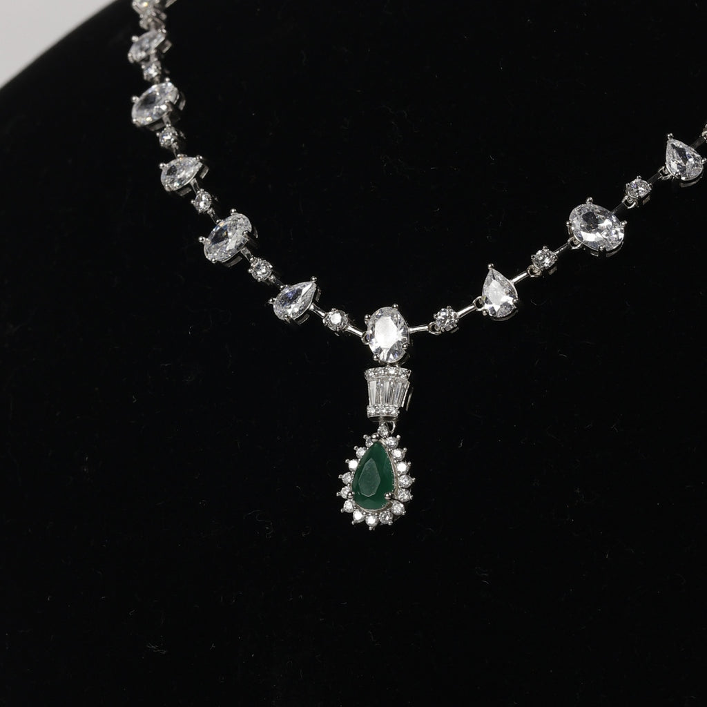 92.5 Sterling Silver Green Stone Necklace Set