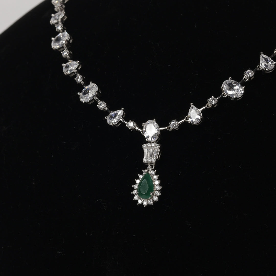 92.5 Sterling Silver Green Stone Necklace Set