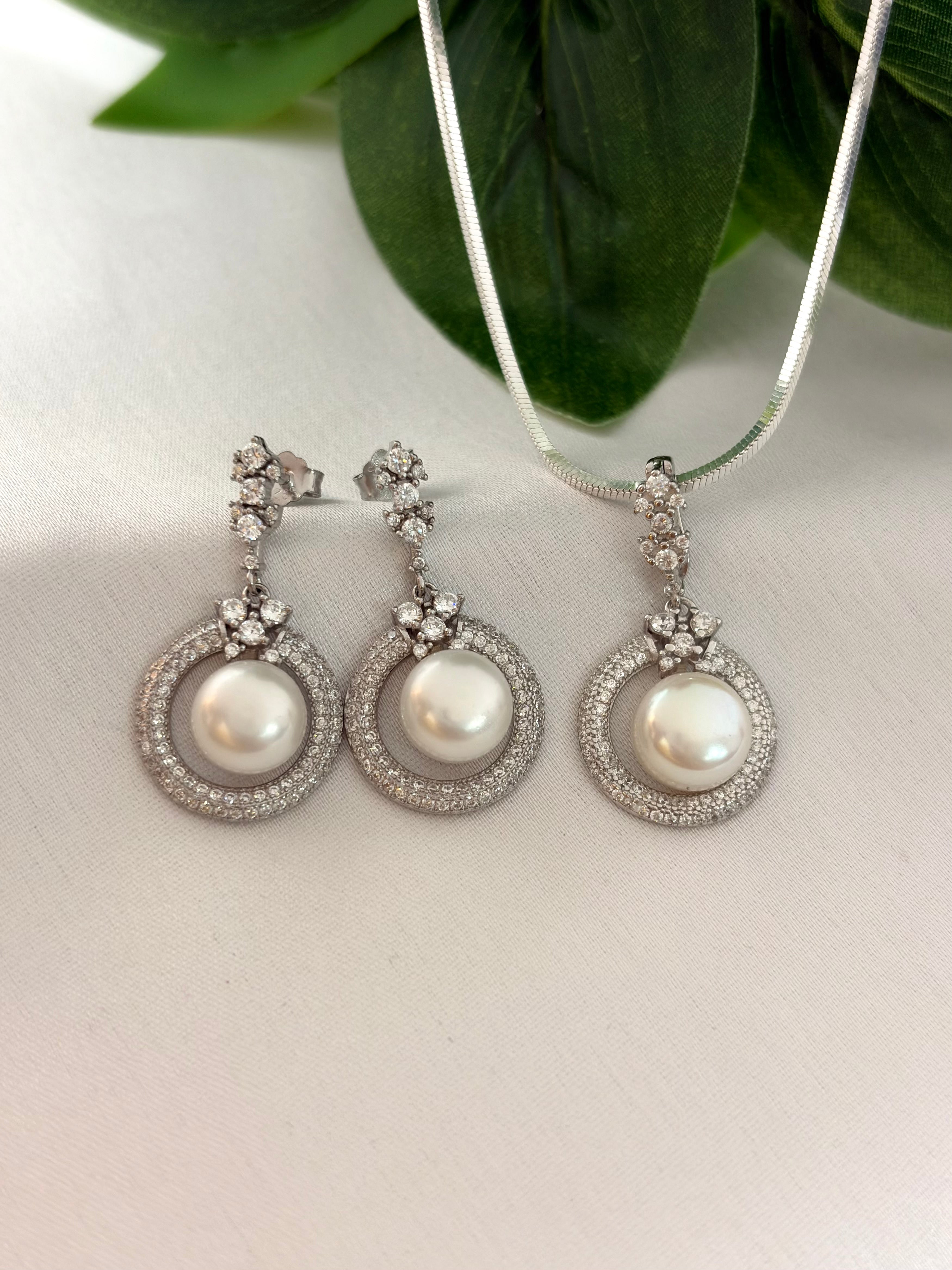Silver Pearl Halo Pendant Set