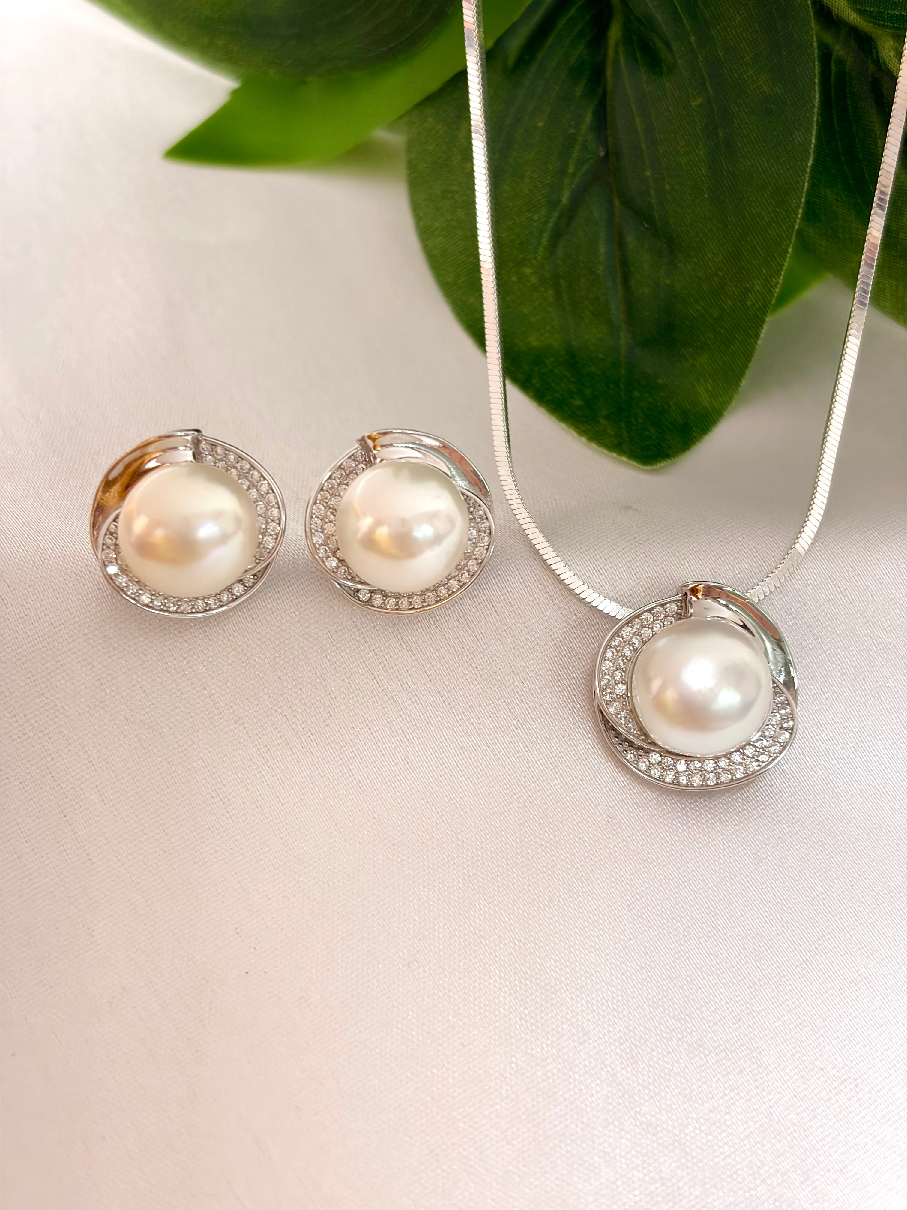 Silver Pearl Twist Pendant Set